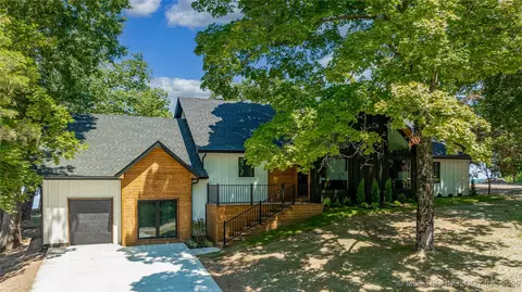 111 Circle Dr, Afton, OK 74331