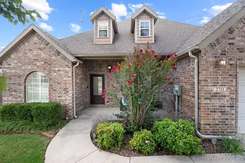 2711 Churchill Dr, Bartlesville, OK 74006