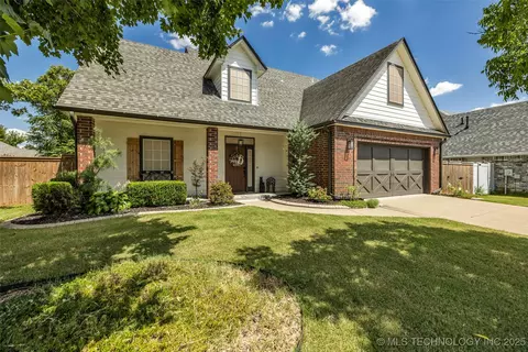 11515 S Mulberry Ct, Jenks, OK 74037
