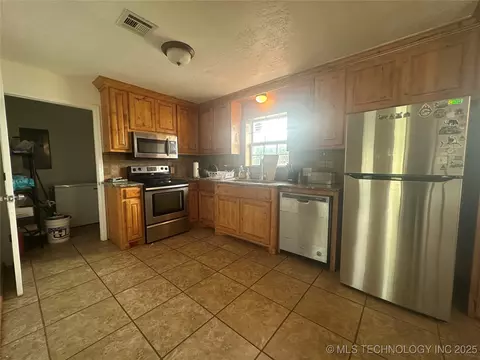 Kitchen - 25074 County Road 3500, Roff, OK 74865 photo 1 of 1