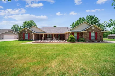 1208 NE 5th St, Pryor, OK 74361