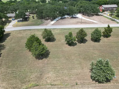 720 Country Club Rd, Ardmore, OK 73401