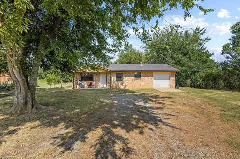 627 S Franklin St, Colbert, OK 74733