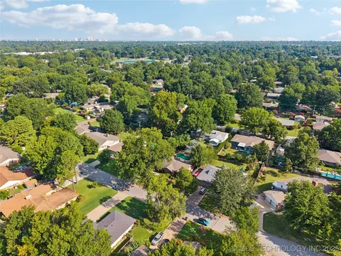 4035 E 45th St, Tulsa, OK 74135 photo 3