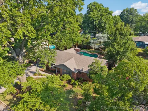 4035 E 45th St, Tulsa, OK 74135 photo 2