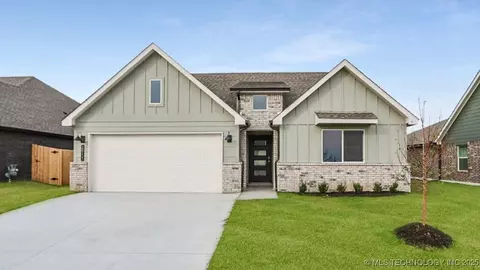 10113 E 132nd St S, Bixby, OK 74008