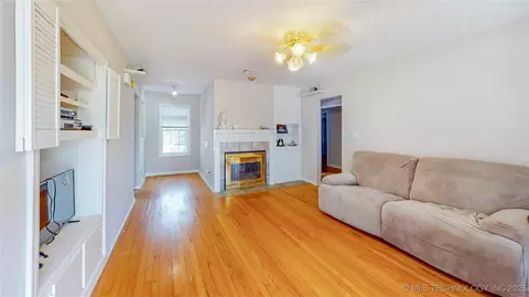 1243 E 32nd St, Tulsa, OK 74105 photo 5