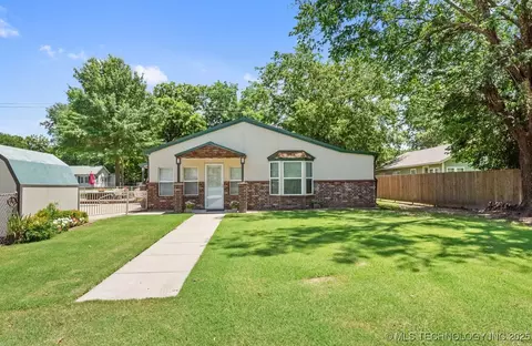 528 S Guthrie Ave, Coweta, OK 74429