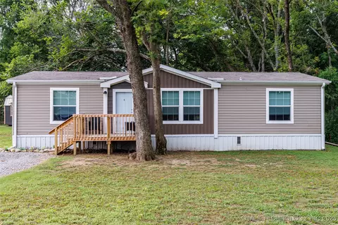 300 Spring Creek St, Pryor, OK 74361