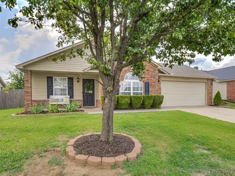 10904 E 123rd St N, Collinsville, OK 74021