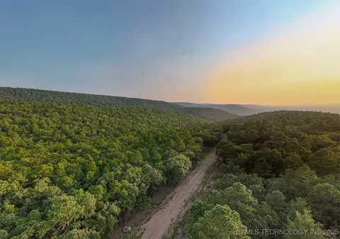 13 Moonshine Dr, Clayton, OK 74536