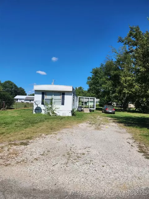 113 E Pine St, Haskell, OK 74436 photo 1