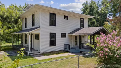 512 Cherokee St, Cleveland, OK 74020