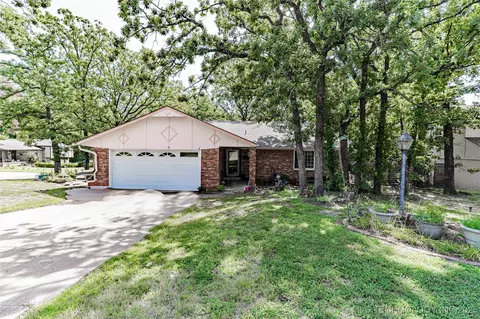1103 S Division St, Sapulpa, OK 74066