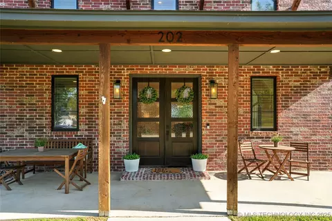 202 E Greeley St, Broken Arrow, OK 74012 photo 6