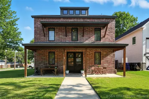 202 E Greeley St, Broken Arrow, OK 74012 photo 2