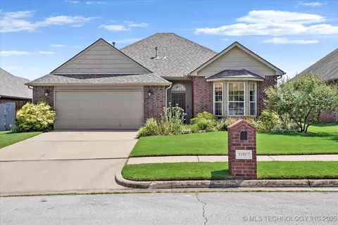 11917 S Nandina St, Jenks, OK 74037