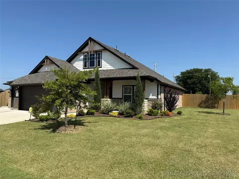 8986 E 161st Pl S, Bixby, OK 74008 photo 2