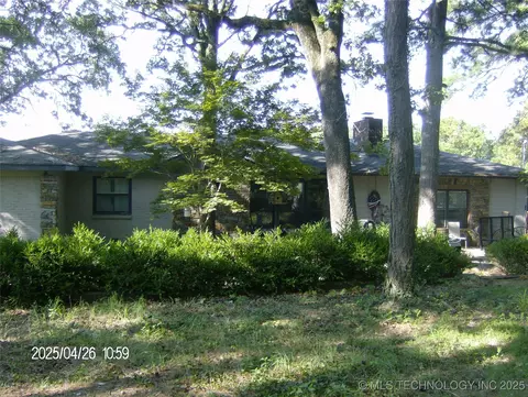 126 S Mockingbird Ln, Tahlequah, OK 74464