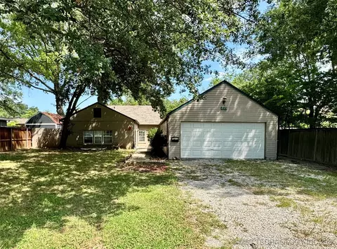 2623 E 55th Pl, Tulsa, OK 74105 photo 1