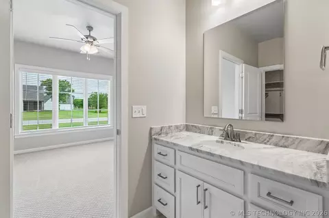 Bath - 22018 E 113th St N, Broken Arrow, OK 74014 photo 12 of 14