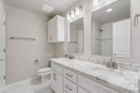 Bath - 22018 E 113th St N, Broken Arrow, OK 74014 photo 13 of 14