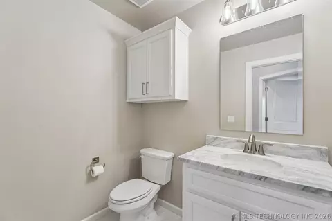 Bath - 22018 E 113th St N, Broken Arrow, OK 74014 photo 9 of 14