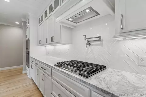 Kitchen - 22018 E 113th St N, Broken Arrow, OK 74014 photo 6 of 7