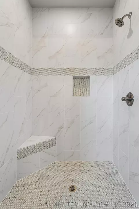Bath - 22018 E 113th St N, Broken Arrow, OK 74014 photo 8 of 14