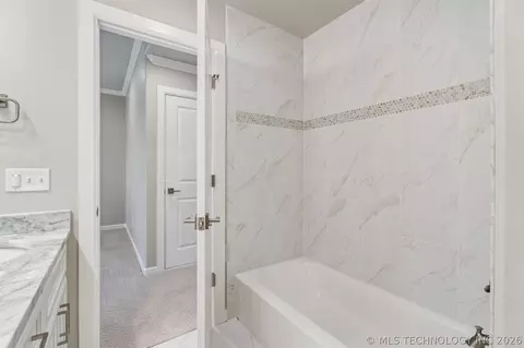 Bath - 22018 E 113th St N, Broken Arrow, OK 74014 photo 14 of 14