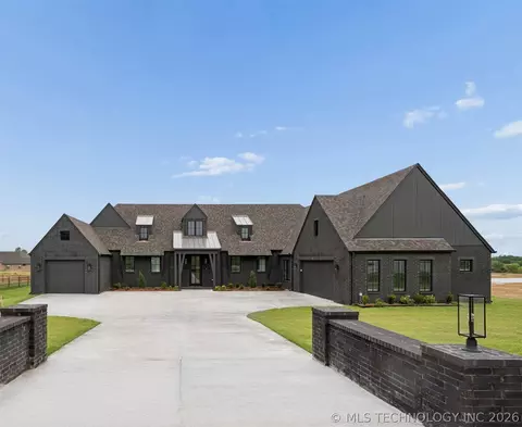 8517 E 108th St N, Owasso, OK 74055