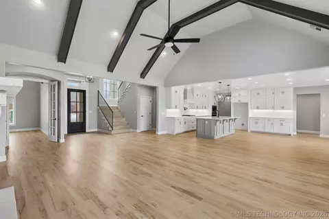 Living - 214 E 164th Pl S, Glenpool, OK 74033 photo 3 of 6