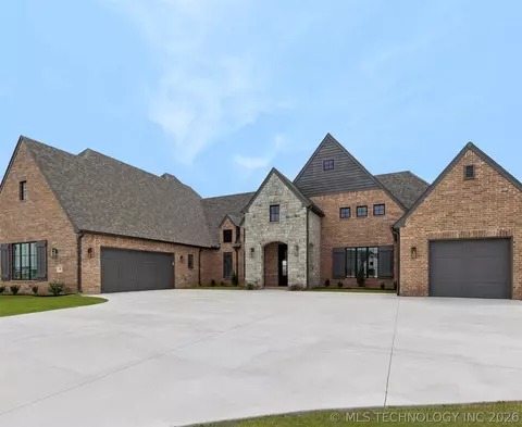 Exterior - 88 E 165th Pl S, Glenpool, OK 74033 photo 2 of 7