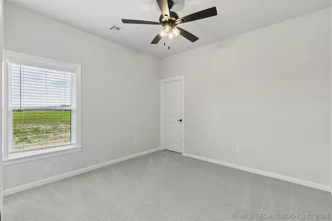 Bedroom - 88 E 165th Pl S, Glenpool, OK 74033 photo 5 of 16