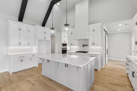 Kitchen - 88 E 165th Pl S, Glenpool, OK 74033 photo 1 of 4