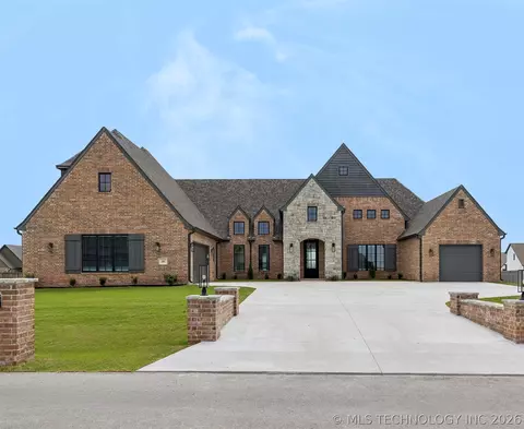 88 E 165th Pl S, Glenpool, OK 74033