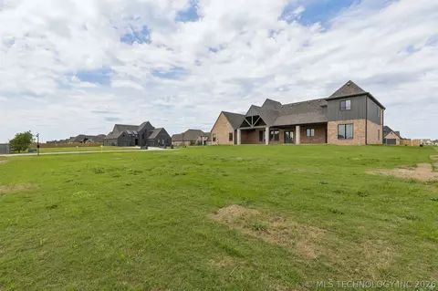 Exterior - 88 E 165th Pl S, Glenpool, OK 74033 photo 7 of 7