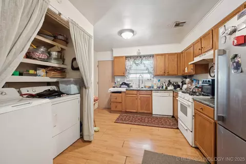 1003 E 4th St, Cushing, OK 74023 photo 8