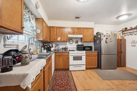 1003 E 4th St, Cushing, OK 74023 photo 7