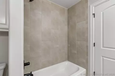 102 E 165th St S, Glenpool, OK 74033 photo 37