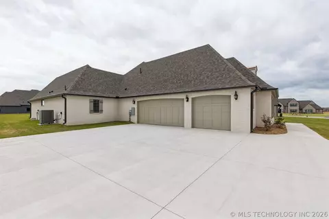 102 E 165th St S, Glenpool, OK 74033 photo 45