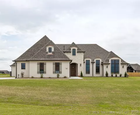 102 E 165th St S, Glenpool, OK 74033