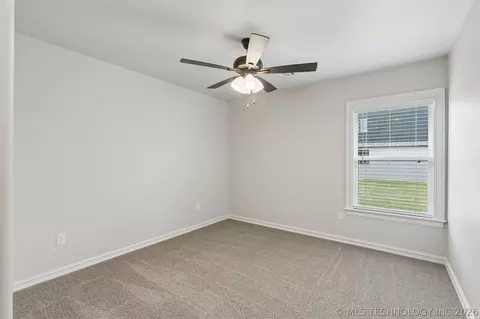 102 E 165th St S, Glenpool, OK 74033 photo 38