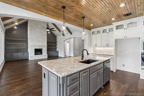 102 E 165th St S, Glenpool, OK 74033 photo 14