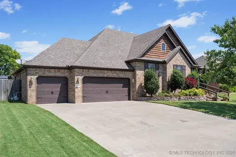 5714 Nottingham Pl, Bartlesville, OK 74006