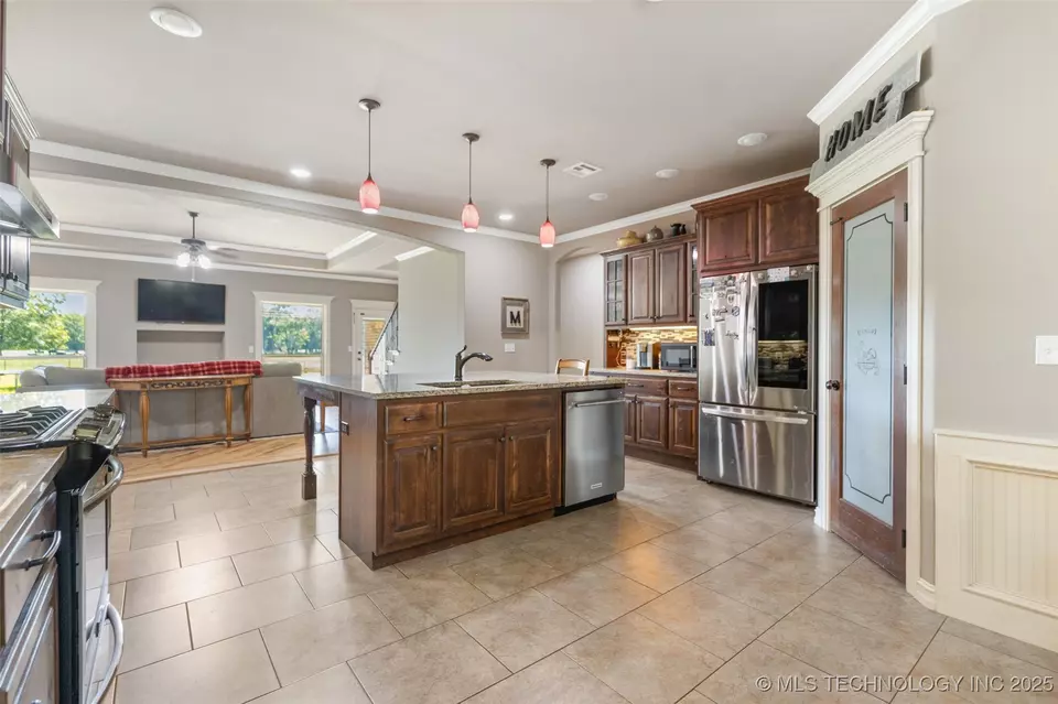 Kitchen - 20525 S 4120 Rd, Claremore, OK 74019 photo 1 of 3