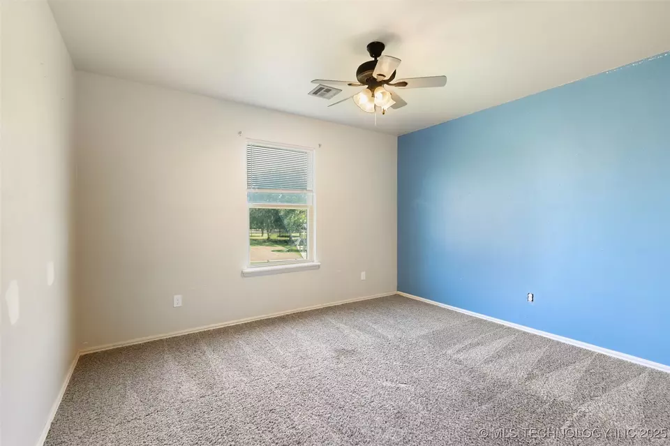 Bedroom - 20525 S 4120 Rd, Claremore, OK 74019 photo 4 of 4