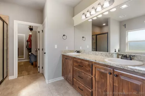Bath - 20525 S 4120 Rd, Claremore, OK 74019 photo 1 of 2