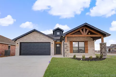 2068 130th Ln S, Jenks, OK 74037