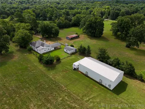 652 N 4230 Rd, Hugo, OK 74743